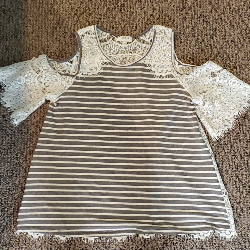 Umgee Gray and White Striped Cold-Shoulder Lace Tunic